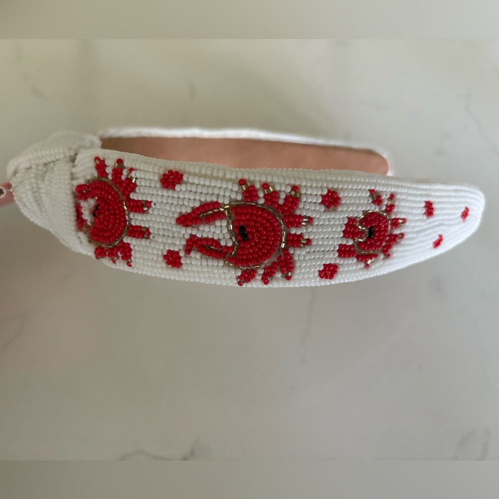 Festive White and Red Hair Accessory with Snowflake Design - Picture 2 of 3